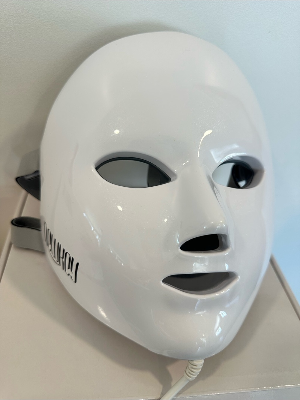 LED Light Therapy Facial Mask - White